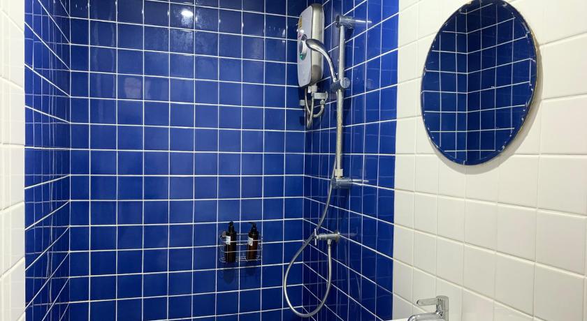 Image of Quadruple Room with Shower 2