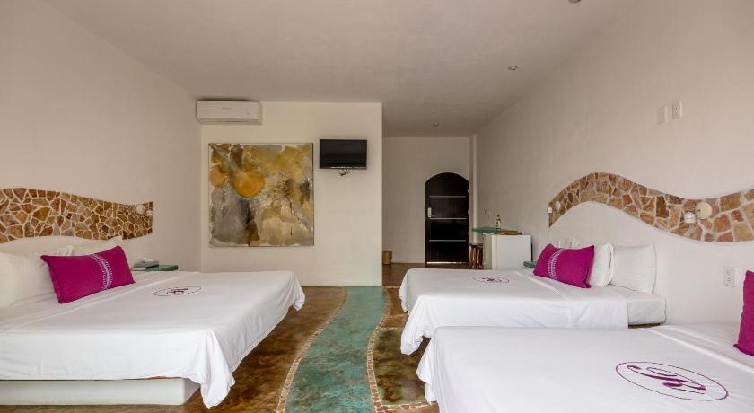 Image of Superior Suite 8