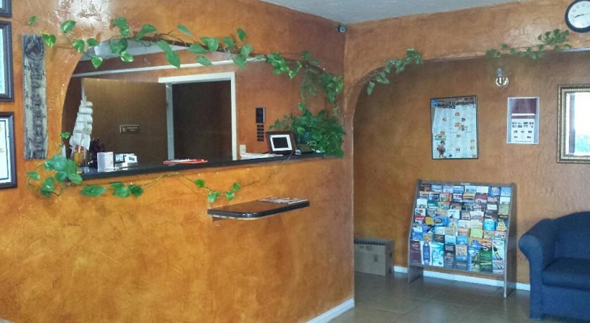 Carefree Inn Flatonia photo