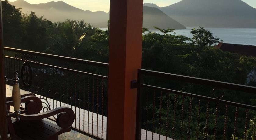 Image of Deluxe Suite with Sea View 1
