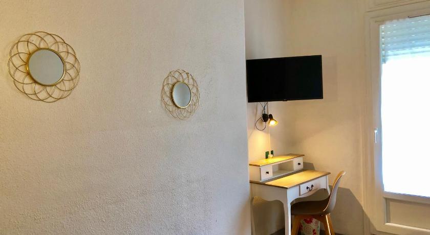 Image of Double Room with Shower 1