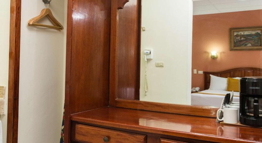 Image of 1 King Bed, Nonsmoking 6