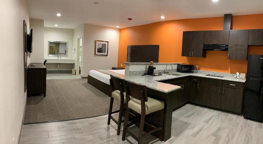 Scottish Inn & Suites - IAH Airport