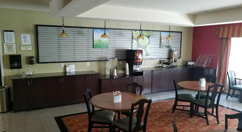 La Quinta Inn & Suites by Wyndham Union City