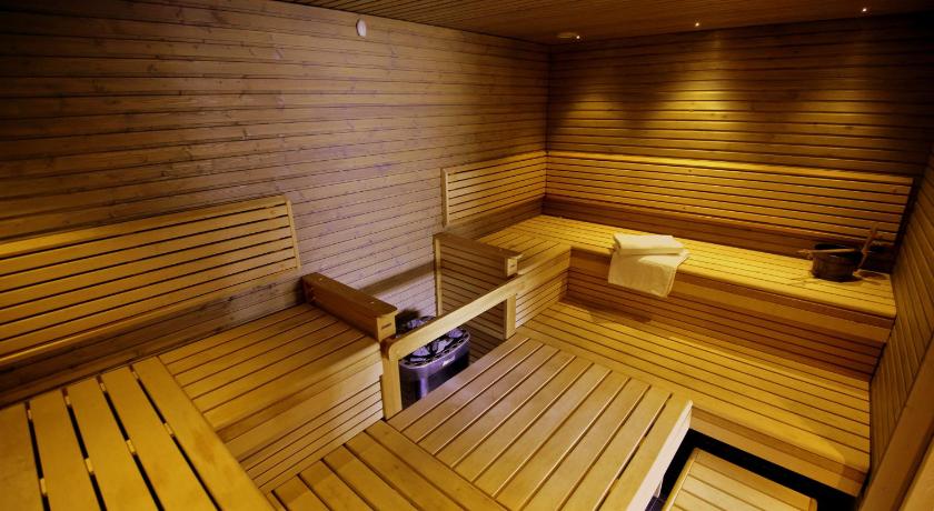 Image of Deluxe Three-Bedroom Apartment 9