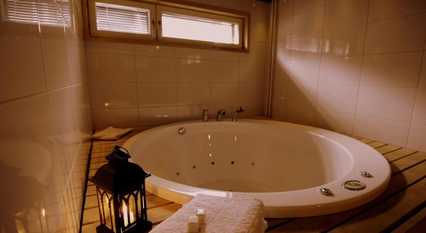 Image of Deluxe Four-Bedroom Apartment 2