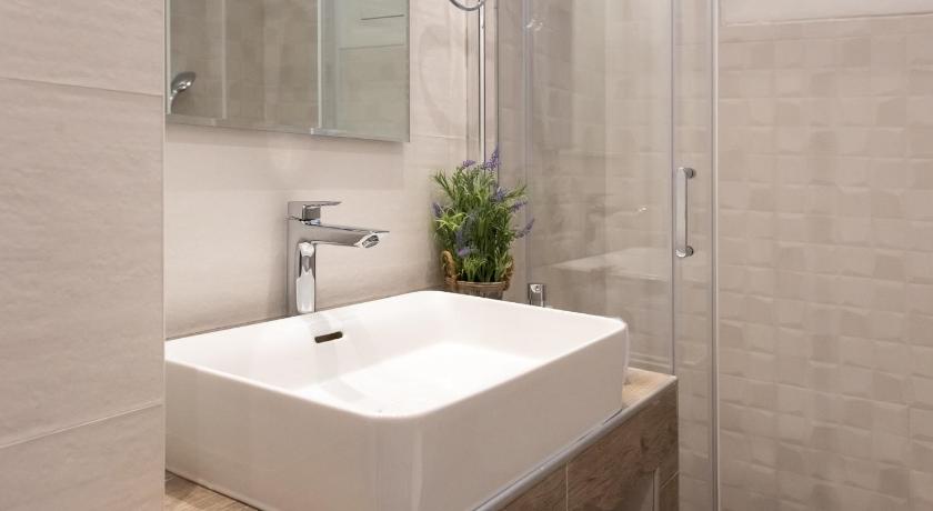 Blue Ark Lavish Sauna Suite - image 3