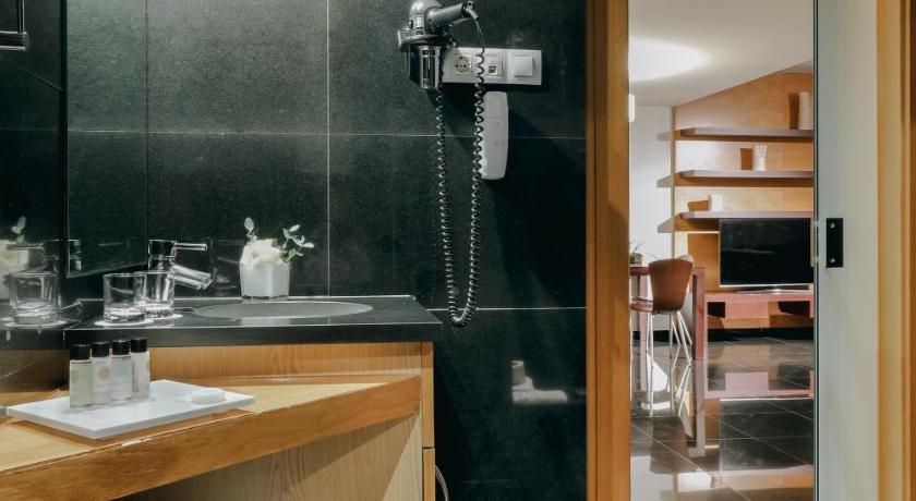 Hotel Hesperia Fira Suites (Hesperia Fira Suites)