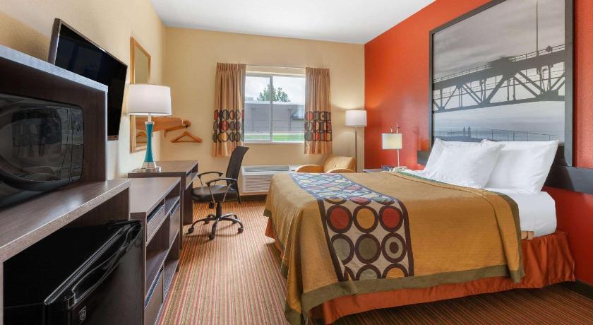 Super 8 By Wyndham Big Rapids