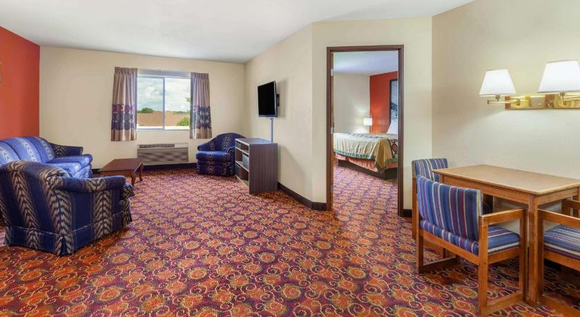 Super 8 By Wyndham Big Rapids