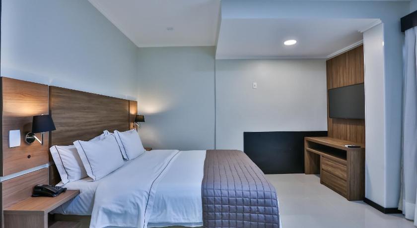 Wyndham Golden Foz Suites