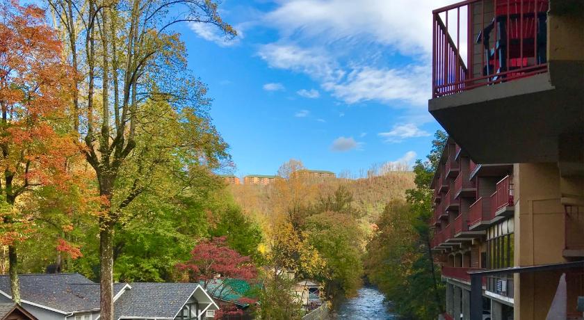 Baymont by Wyndham Gatlinburg On The River