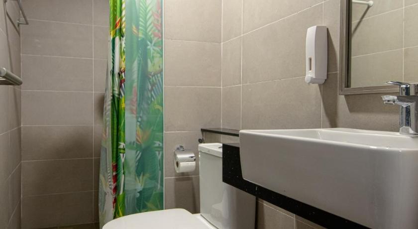 Casa Orient @ Macalister 218 ❈中路218东方之家 3BR 8PAX photo