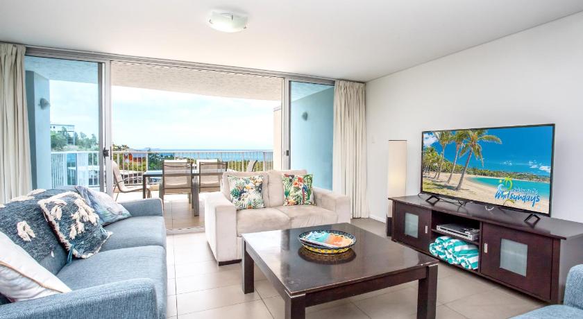 Spacious Tropical Sanctuary Ocean views — Hotel in Whitsunday Islands