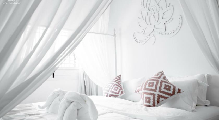 Image of Deluxe Queen Room 3