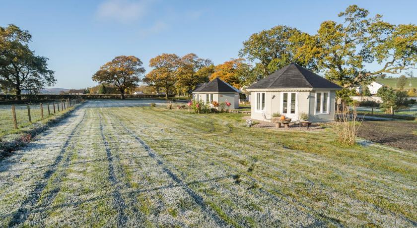 Dunroamin Lodges — Hotel in Balfron