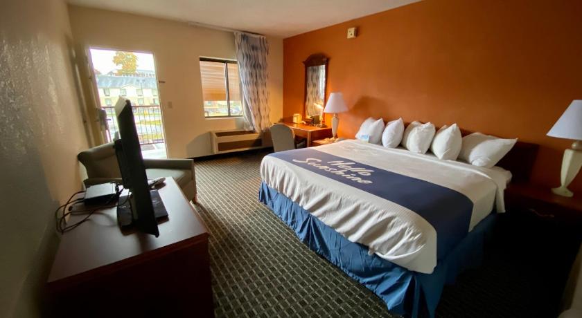 Days Inn by Wyndham Morehead photo