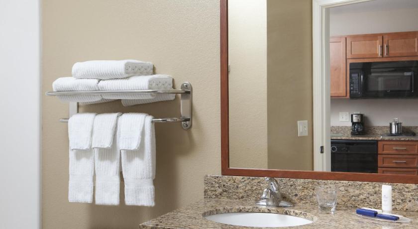 Candlewood Suites La Crosse