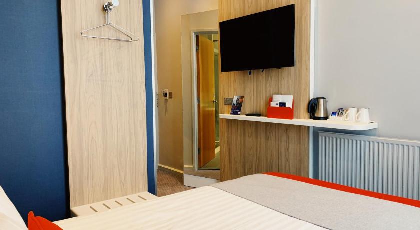 Holiday Inn Express London Victoria