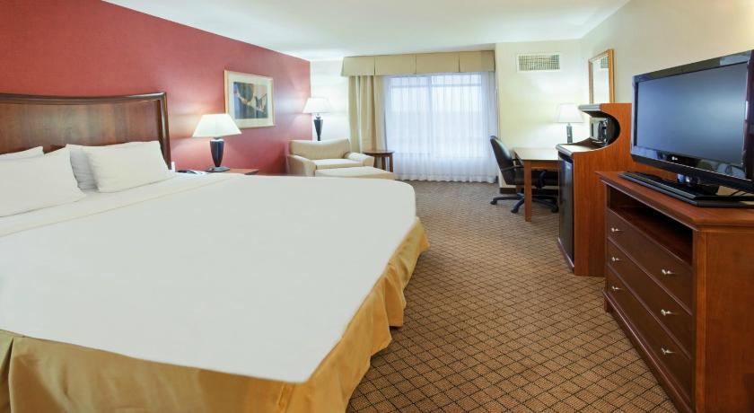 Holiday Inn Express Hotel & Suites Lincoln-Roseville Area