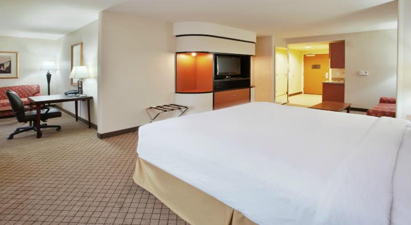 Holiday Inn Express Hotel & Suites Lincoln-Roseville Area