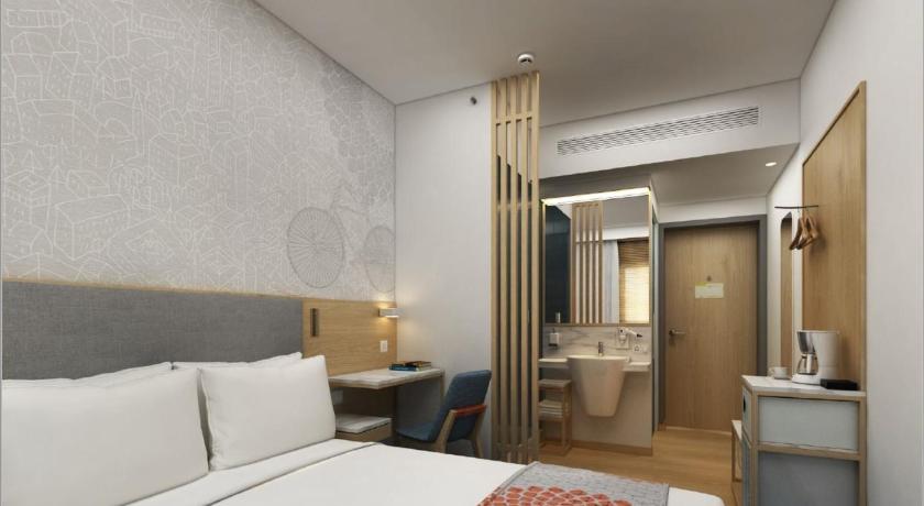 Holiday Inn Express Hyderabad Banjara Hills photo