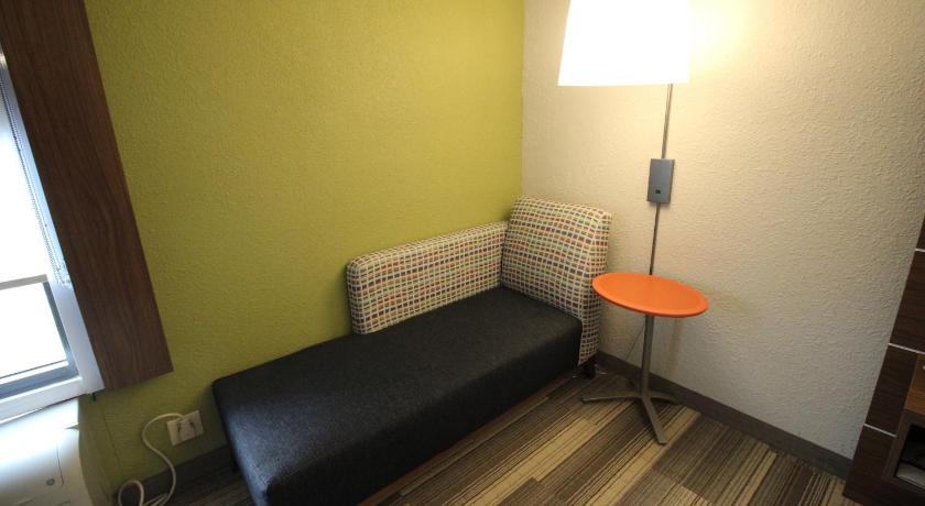 Holiday Inn Express & Suites Houston - Memorial Park Area