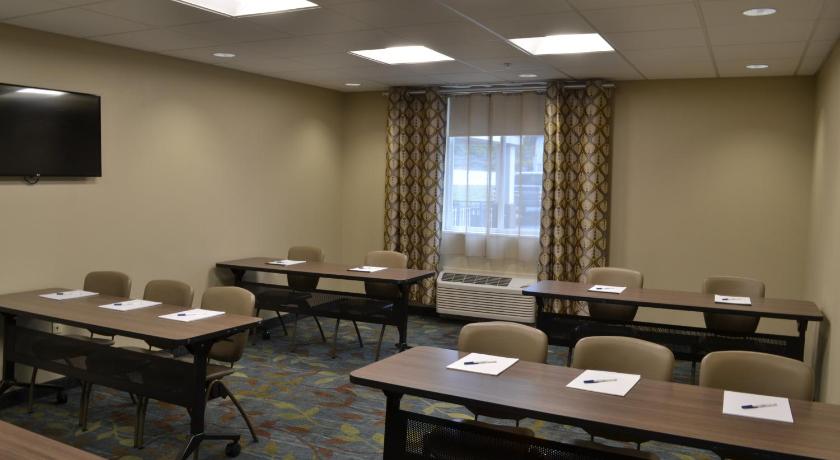 Candlewood Suites St Clairsville