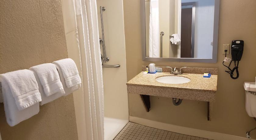 Holiday Inn Express Hotel Pittsburgh-North/Harmarville