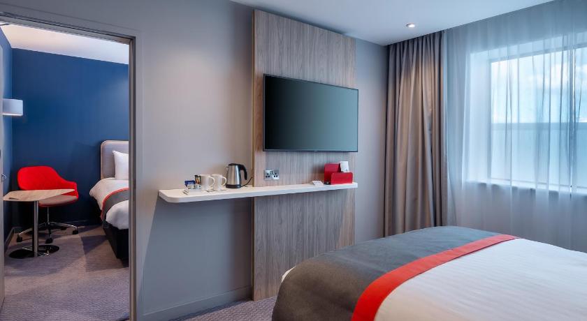 Holiday Inn Express - London Heathrow T4, an IHG Hotel