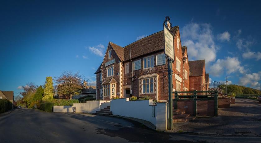 The Beacon & Railway Hotel photo
