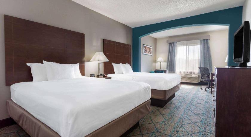 La Quinta Inn & Suites by Wyndham Columbus West - Hilliard