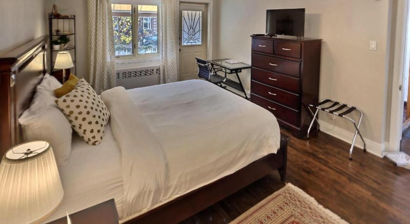 Image of Standard Queen Room 3