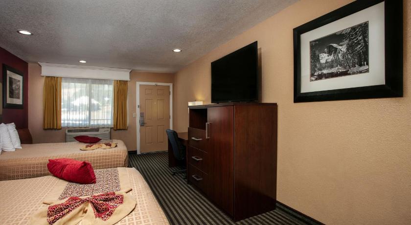 Best Western Plus Yosemite Way Station Motel photo