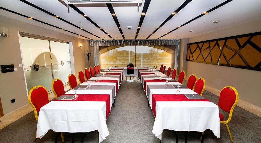 Ramada Encore Gebze - image 11