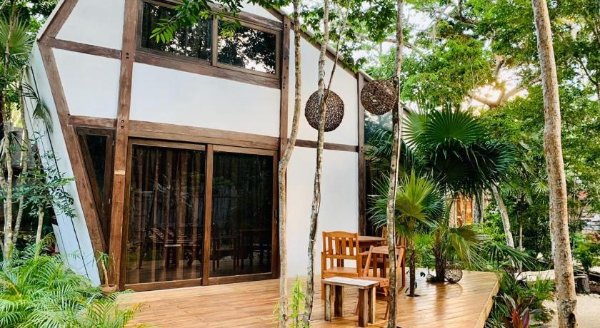 Nahouse Jungle Lodges photo