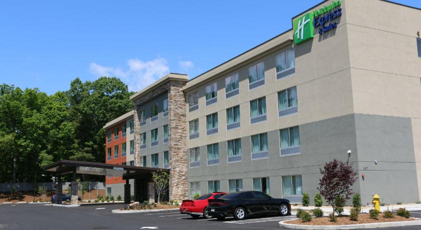 Holiday Inn Express & Suites Hendersonville SE - Flat Rock photo
