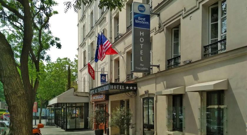 a street sign on the corner of a city street, Best Western Hotel au Trocadero in Paris