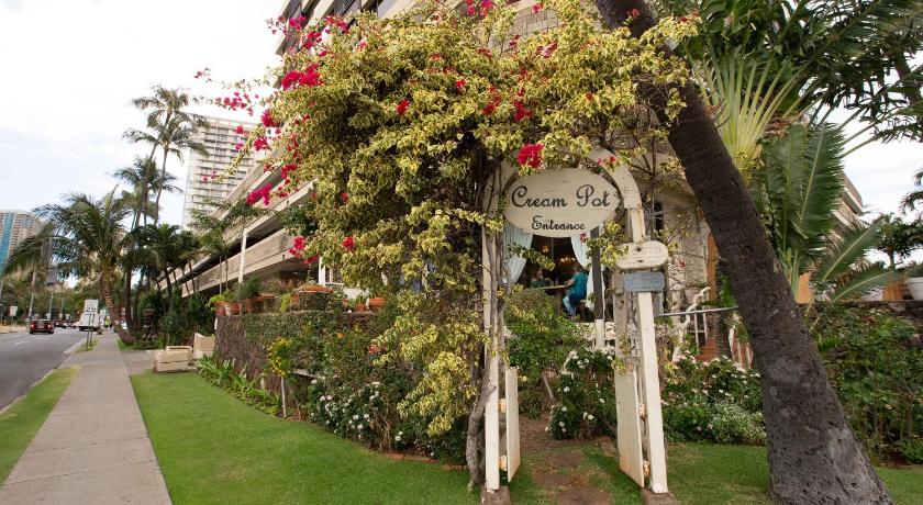 Waikiki Monarch Hotel