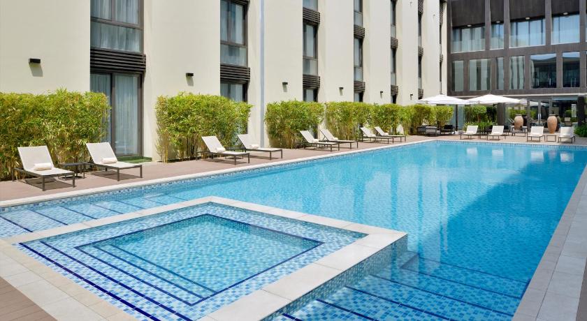 Movenpick Hotel Tahlia Jeddah photo