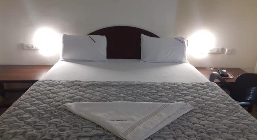 Hotel Paradise Inn photo