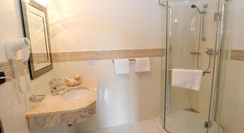 Image of Triple Room 9