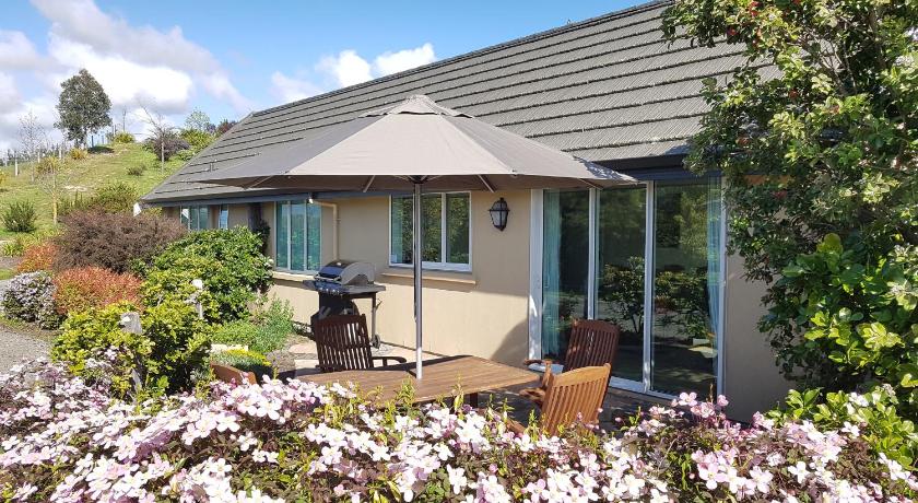 Golden Hills Farm Cottage Entire House Nelson Deals Photos Reviews