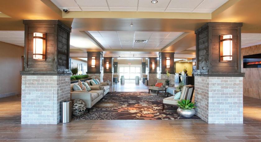 Pomeroy Inn & Suites at Olds College