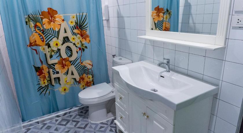Image of Three-Bedroom Suite with Spa Bath 13
