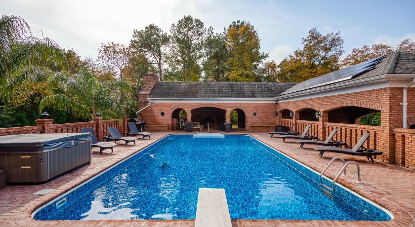 The Brooklyn Estate and Cottage photo