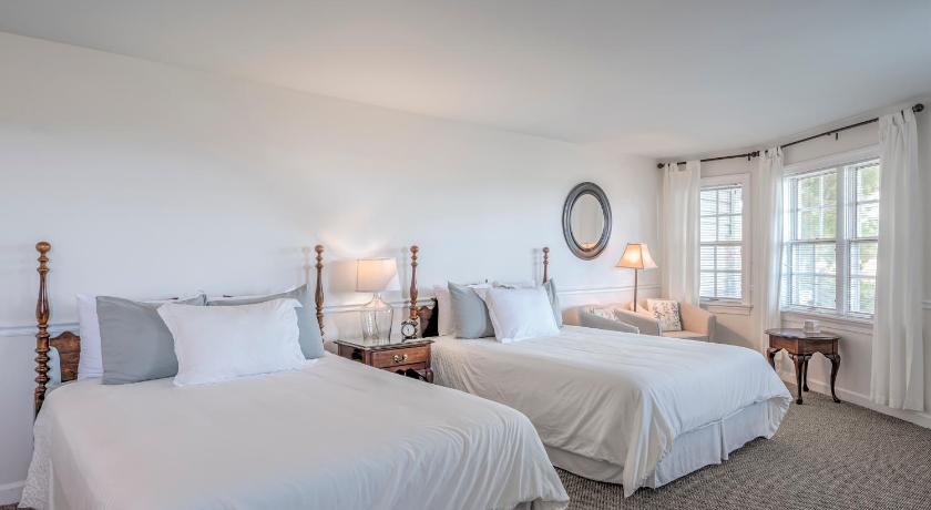 Wades Point Inn on the Bay photo