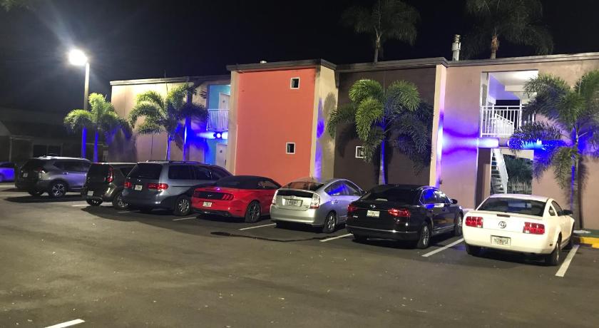 Tropical Inn & Suites, downtown clearwater photo