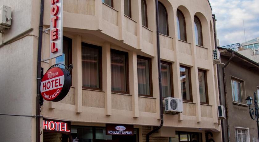 Hotel Oppium Restaurant &amp; Garden — Hotel in Ruse