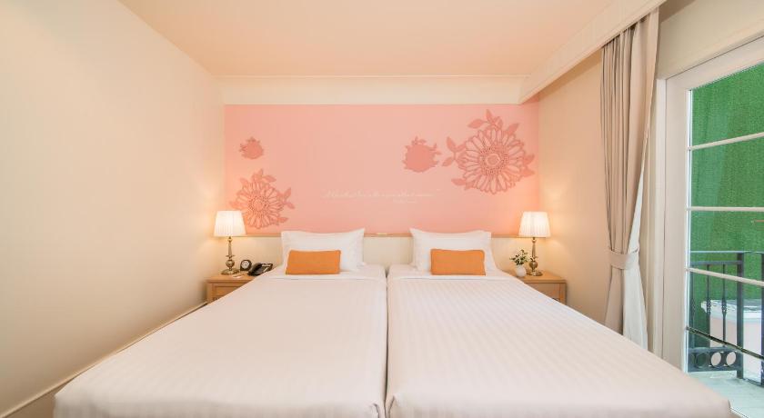 Image of Premier Room with Balcony 10